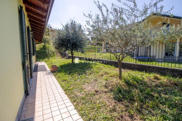 casa indipendente in vendita ad Ello in zona Boggia