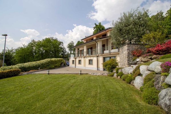 casa indipendente in vendita ad Ello
