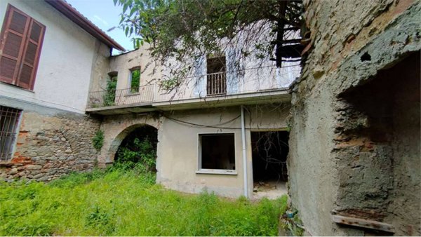 casale in vendita ad Ello