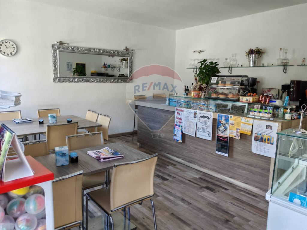 negozio in vendita ad Ello
