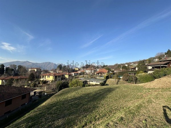 casa semindipendente in vendita ad Ello