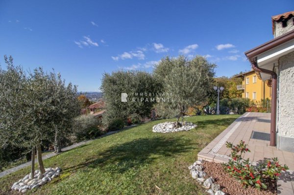casa indipendente in vendita ad Ello