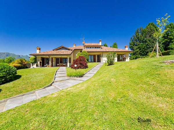 casa indipendente in vendita ad Ello