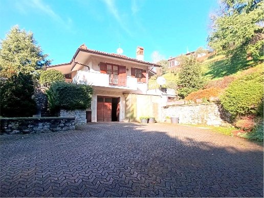 casa indipendente in vendita ad Ello in zona Boggia