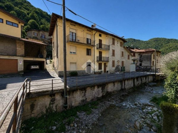 casa indipendente in vendita ad Erve
