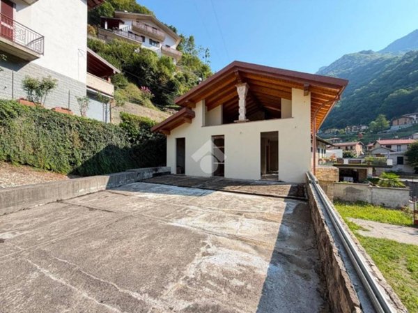 casa indipendente in vendita ad Erve