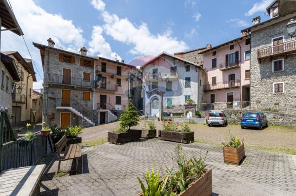 appartamento in vendita ad Esino Lario