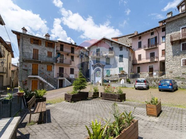 appartamento in vendita ad Esino Lario