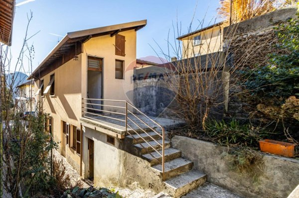 appartamento in vendita ad Esino Lario