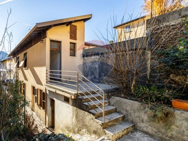 appartamento in vendita ad Esino Lario