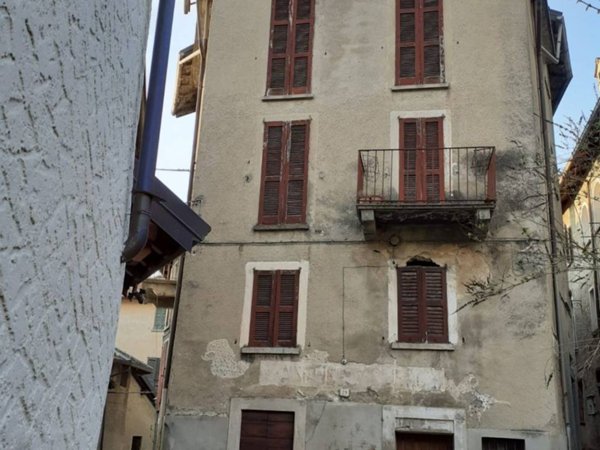 casa indipendente in vendita ad Esino Lario