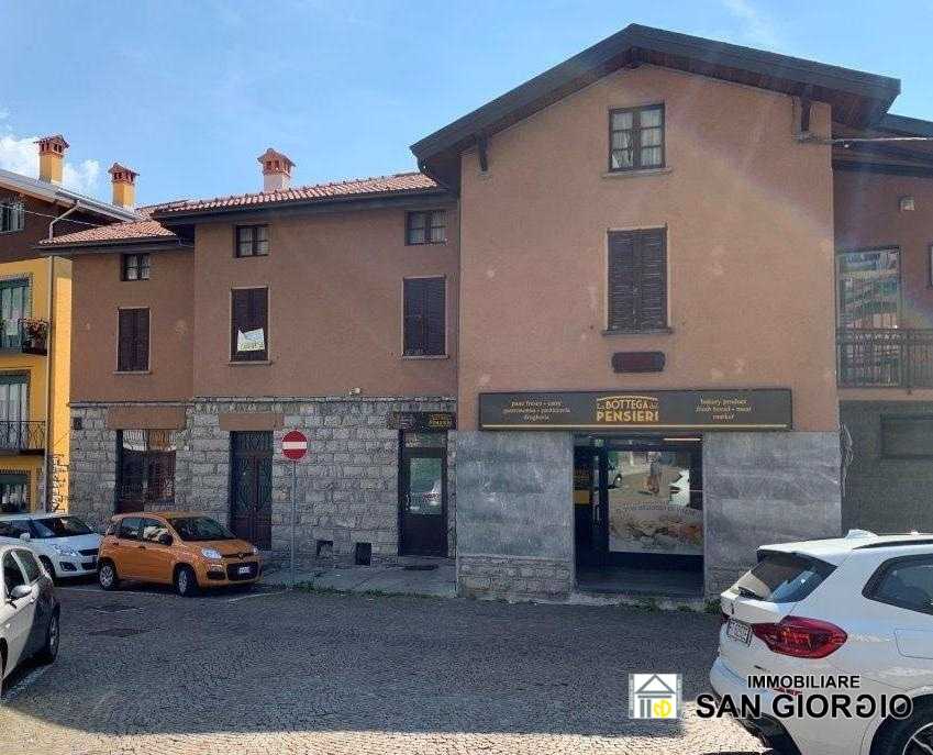 casa indipendente in vendita ad Esino Lario