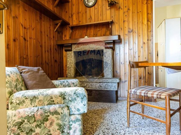 appartamento in vendita ad Esino Lario