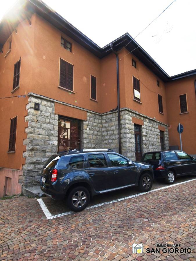 casa indipendente in vendita ad Esino Lario
