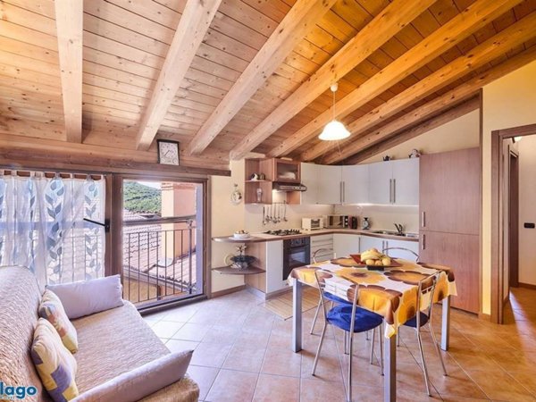 appartamento in vendita ad Esino Lario