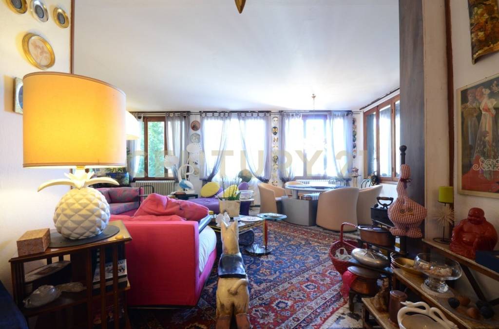 casa indipendente in vendita ad Esino Lario