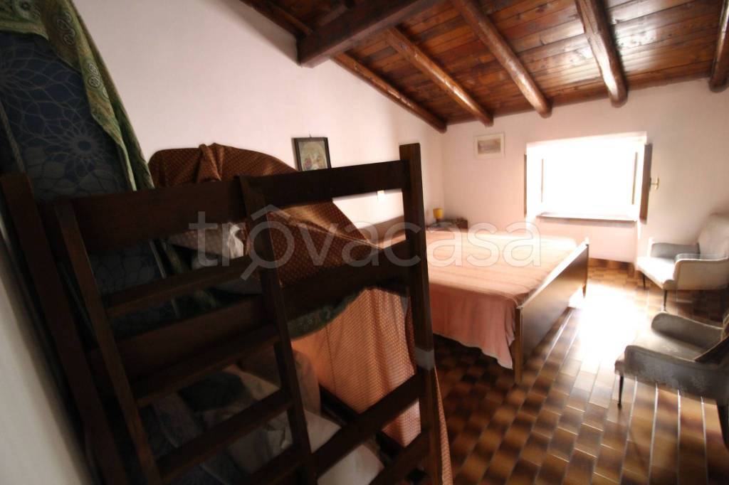 casa indipendente in vendita ad Esino Lario