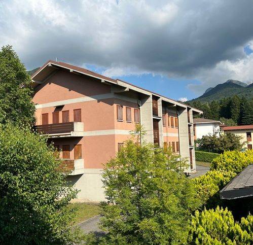 appartamento in vendita ad Esino Lario