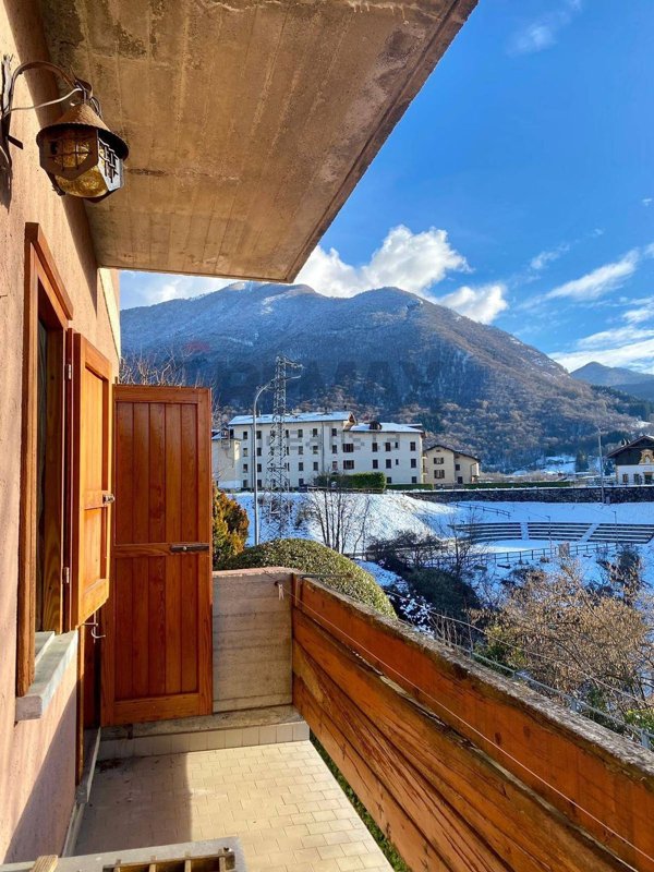 appartamento in vendita ad Esino Lario