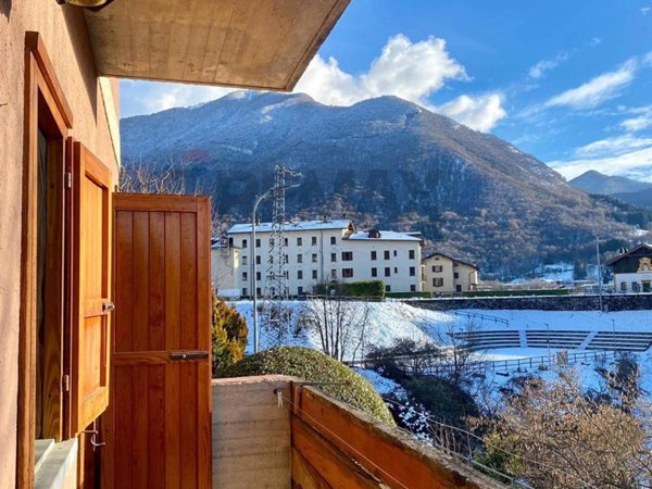 appartamento in vendita ad Esino Lario