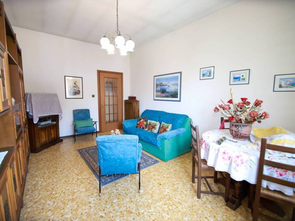 appartamento in vendita ad Esino Lario