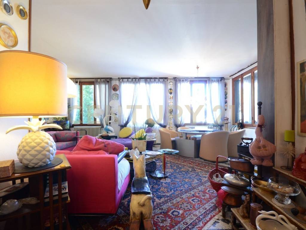 casa indipendente in vendita ad Esino Lario