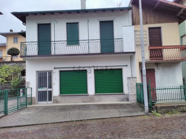 casa indipendente in vendita ad Esino Lario