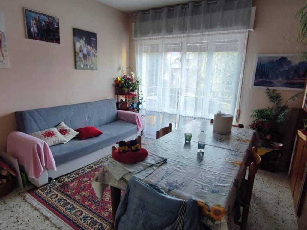 appartamento in vendita ad Esino Lario