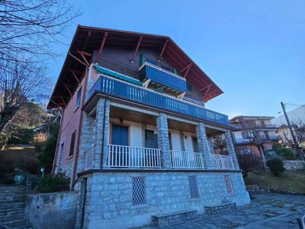 appartamento in vendita ad Esino Lario in zona Cainallo