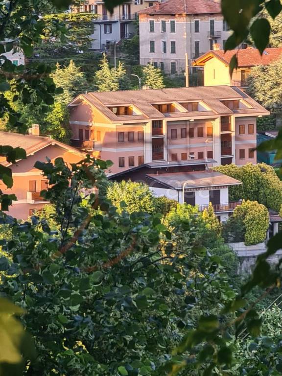 appartamento in vendita ad Esino Lario