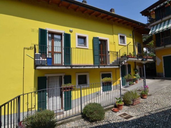appartamento in vendita a Galbiate in zona Sala al Barro
