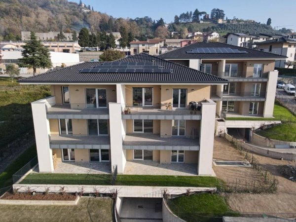 appartamento in vendita a Galbiate in zona Sala al Barro