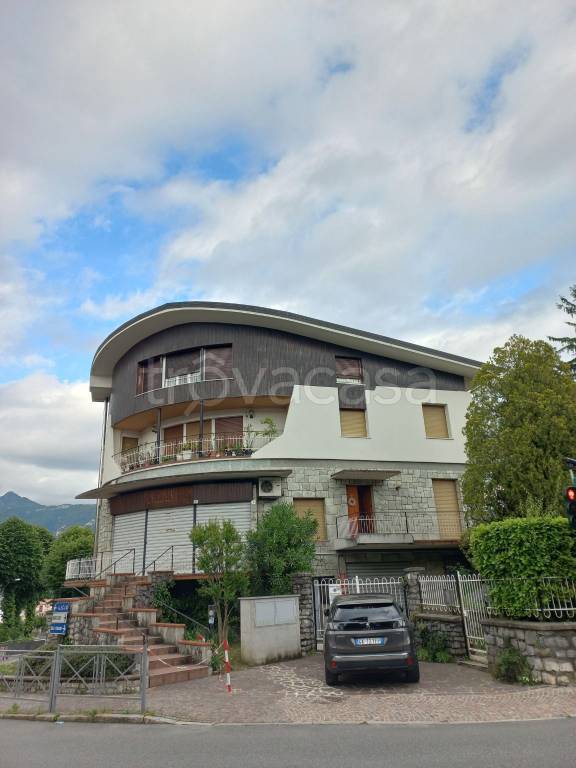 casa indipendente in vendita a Galbiate