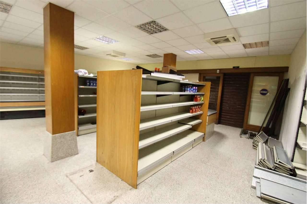 intera palazzina in vendita a Galbiate in zona Sala al Barro