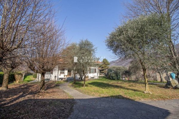casa indipendente in vendita a Galbiate
