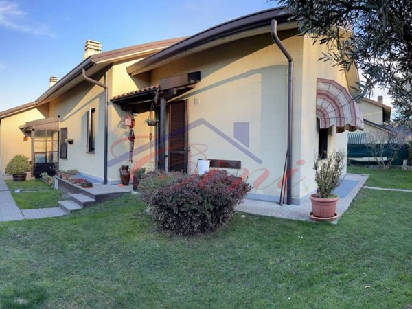 casa indipendente in vendita a Galbiate