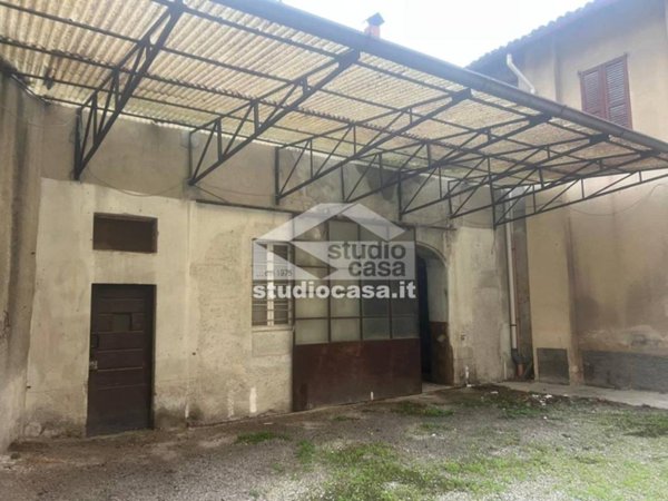 locale commerciale in vendita a Galbiate