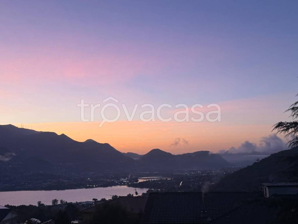 casa indipendente in vendita a Galbiate