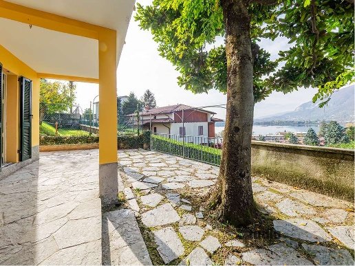 casa indipendente in vendita a Galbiate in zona Sala al Barro