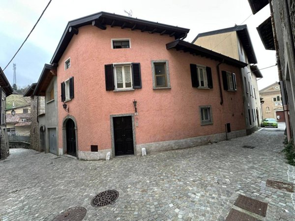 casa indipendente in vendita a Galbiate