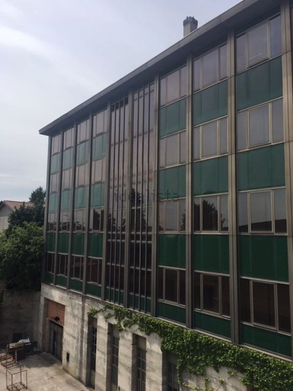 intera palazzina in vendita a Galbiate in zona Sala al Barro