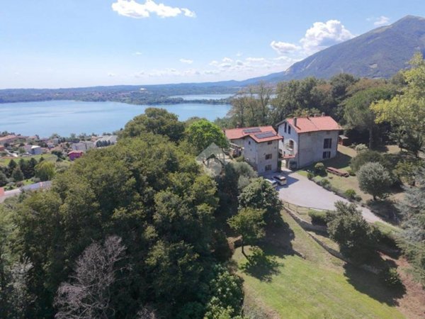 casa indipendente in vendita a Galbiate in zona Sala al Barro
