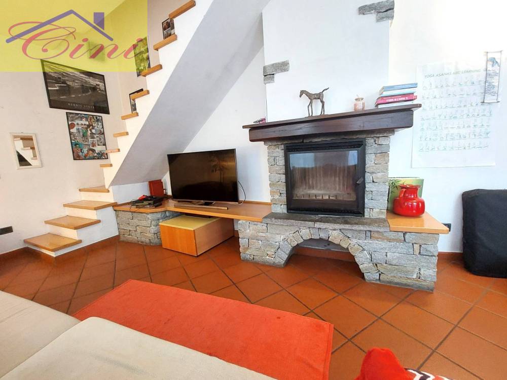 casa indipendente in vendita a Galbiate in zona Sala al Barro