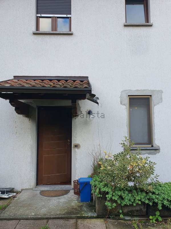 appartamento in vendita a Galbiate in zona Roncate