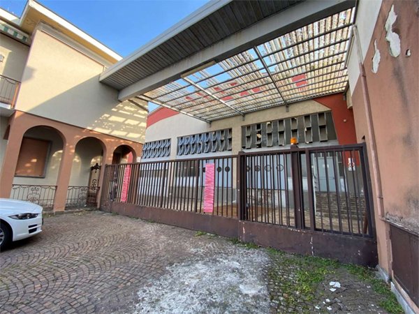 capannone in vendita a Galbiate in zona Sala al Barro
