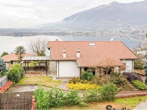 casa indipendente in vendita a Galbiate in zona Sala al Barro