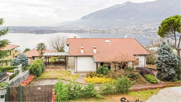 casa indipendente in vendita a Galbiate in zona Sala al Barro