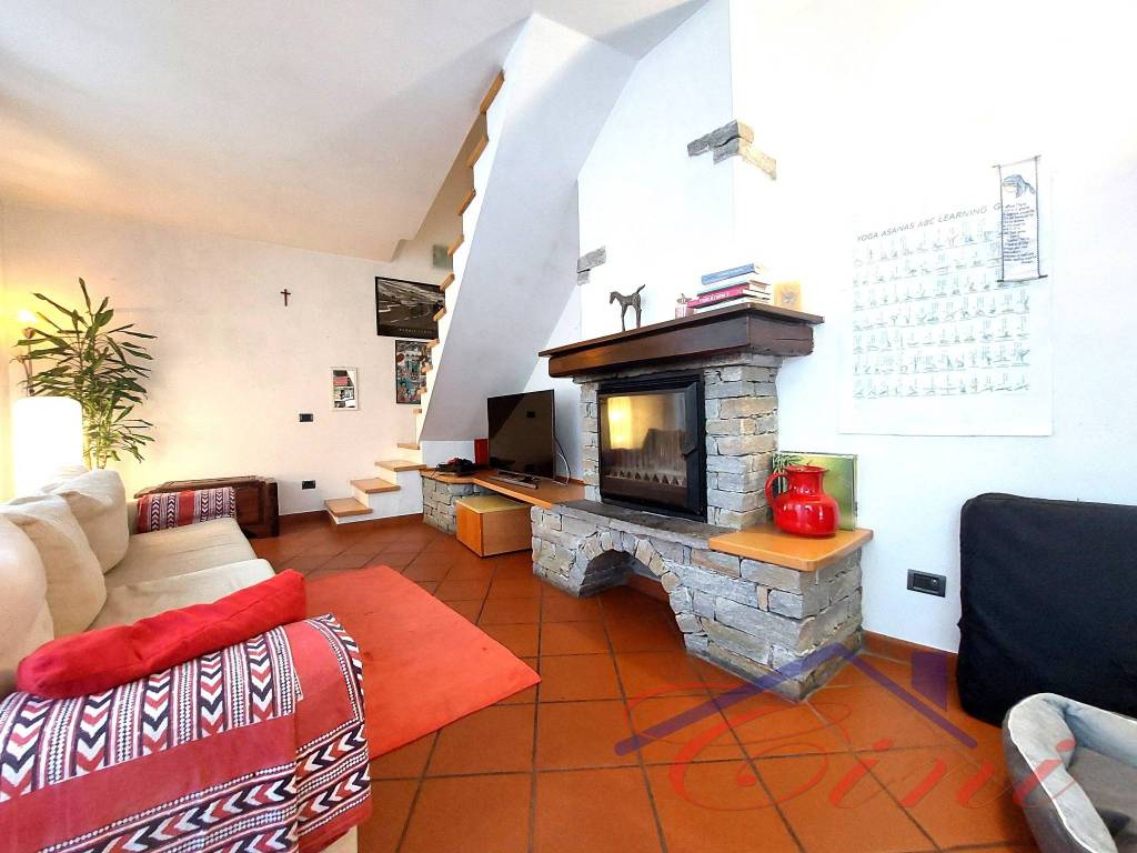 casa indipendente in vendita a Galbiate in zona Sala al Barro