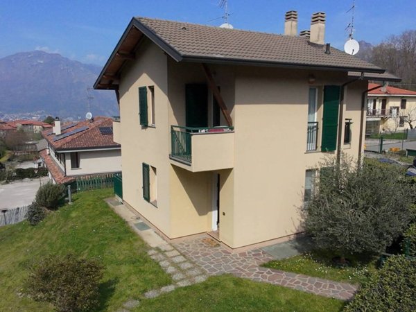 casa indipendente in vendita a Galbiate in zona Bartesate