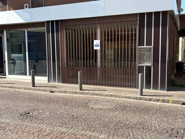 negozio in vendita a Galbiate
